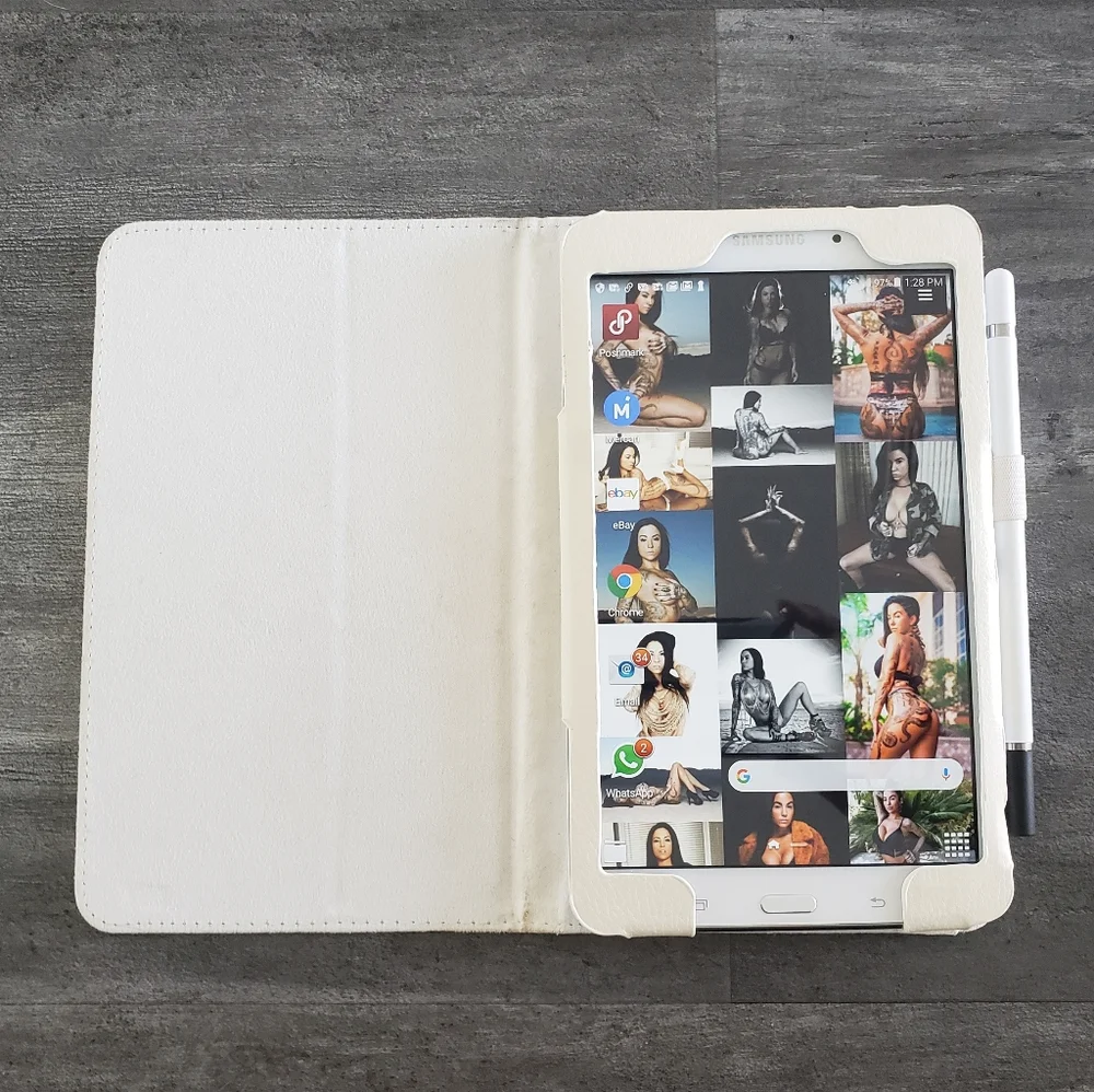 White Samsung Galaxy Tab 4 Unlocked w/Case
